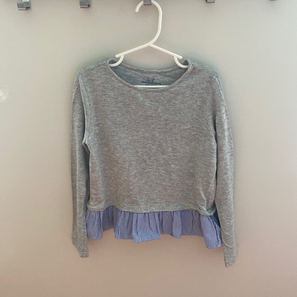 Vineyard Vines Long sleeve jersey.